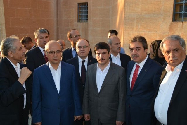 Daha sonra Tillo'ya güneş doğmaktadır. Bu hocasına olan saygının, sevginin ve bağlılığın dinine olan, İslam olan aşkının bir ürünüdür diye düşünüyorum.