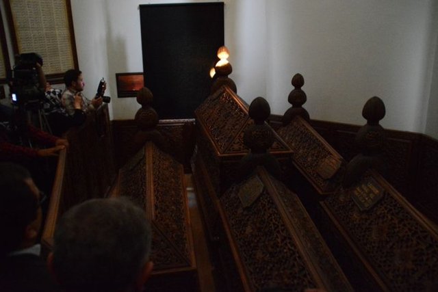 "İsmail Fakirullah Hazretleri'nin talebesi İbrahim Hakkı Hazretleri hem pozitif bilimler konusunda İslami yanında çok önemli bilgi birikim sahibi biriydi İsmail Fakirullah Hazretleri katkılarıyla.