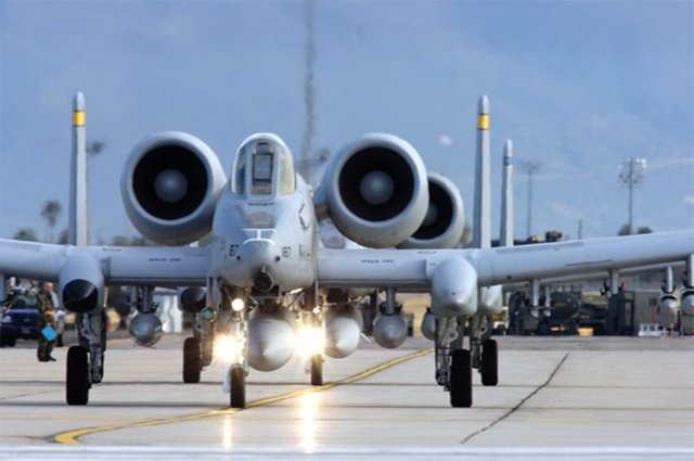 A-10'lar, Birinci ve İkinci Körfez Savaşı'nda kullanılmış ve gövde ve kanatlarında uçaksavar mermi delikleri olmasına rağmen görevlerini tamamlayarak üslerine dönebilmeleriyle biliniyor.