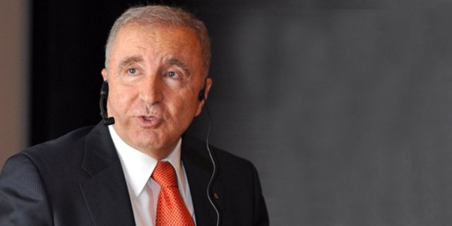 Galatasaray Başkanı Ünal Aysal, 18-25 Ekim'de yapılacak olan seçimli olağanüstü genel kurulda aday olmayacağını açıkladı.