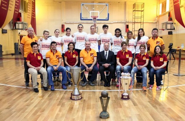 Diğer yandan kadın basketbolunda ise çok büyük başarılar elde edildi.