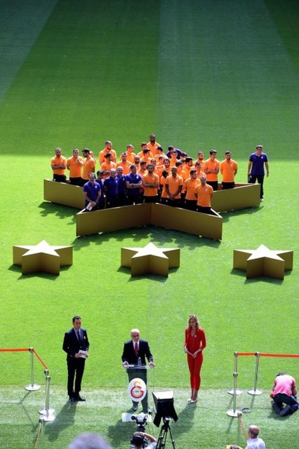 Ama futbolda 4. yıldız hedefiyle girilen 2014-15 sezonu Galatasaray için iyi başlamadı.  -