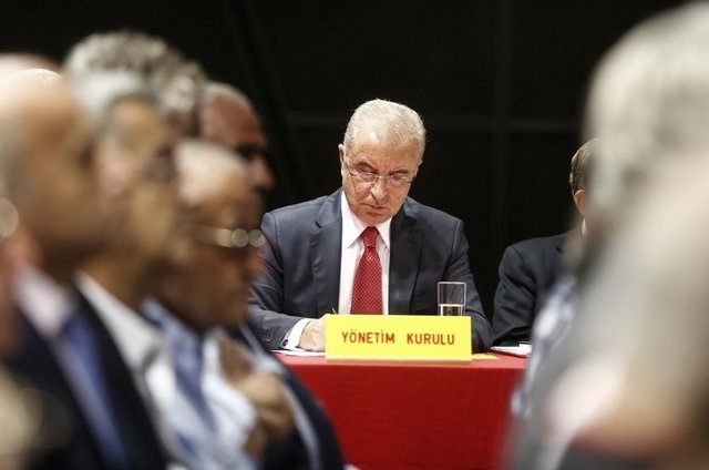Ve ardından yapılan Yönetim Kurulu toplantısında olağanüstü genel kurul kararı alındı. (NTVSPOR)