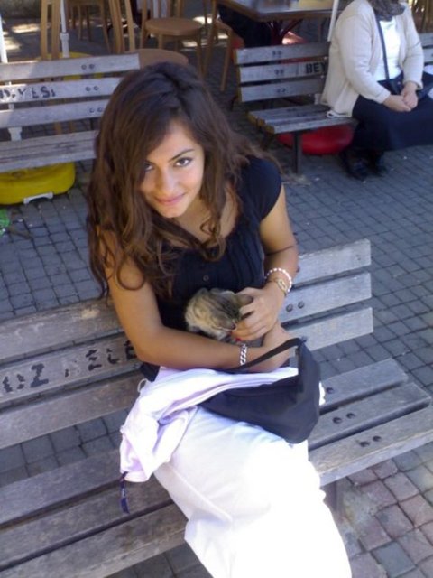 Nur Bozar'ın Instagram pozları