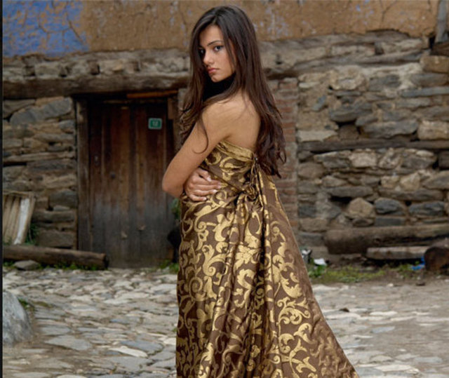 Nur Bozar'ın Instagram pozları