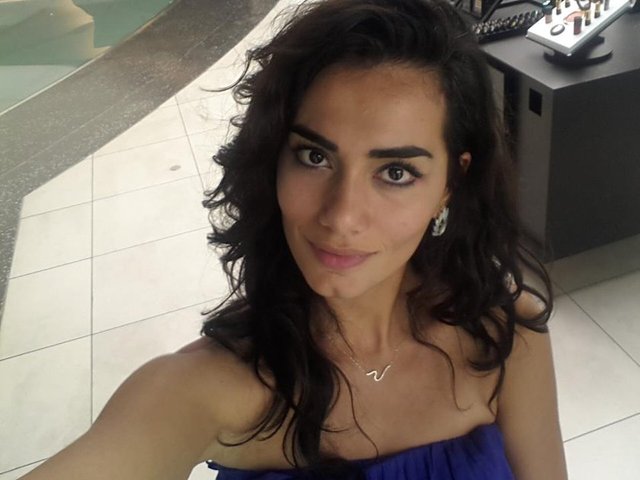 Nur Bozar'ın Instagram pozları