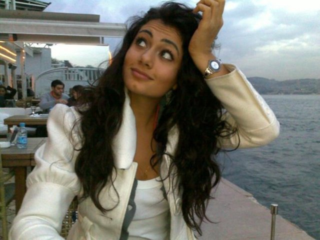 Nur Bozar'ın Instagram pozları