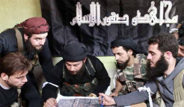 CNN'in haberine göre örgüt, havaalanlarındaki görüntüleme cihazlarında fark edilemeyen diş macunu tüpüne gizlenmiş özel patlayıcılarla eylem hazırlığı yapıyordu.