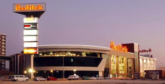 Firma adı:Özdilek Alışveriş Merkezleri - İli: Bursa - Ciro (TL):674.042.203 - Sektör:Tekstil