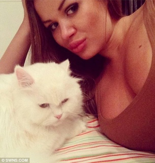 Daria Radionova'nın bu yaptığı akıllara "Fakirler ölsün Porsche'den selamlar" diyen Melda Saf'ı getirdi...