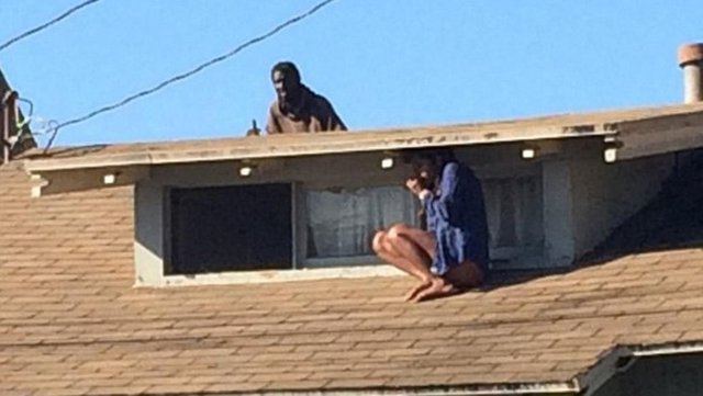 Rivera'nın korku dolu anları sokaktan geçen Alexandria Thompson isimli kadın tarafından görüntülendi.