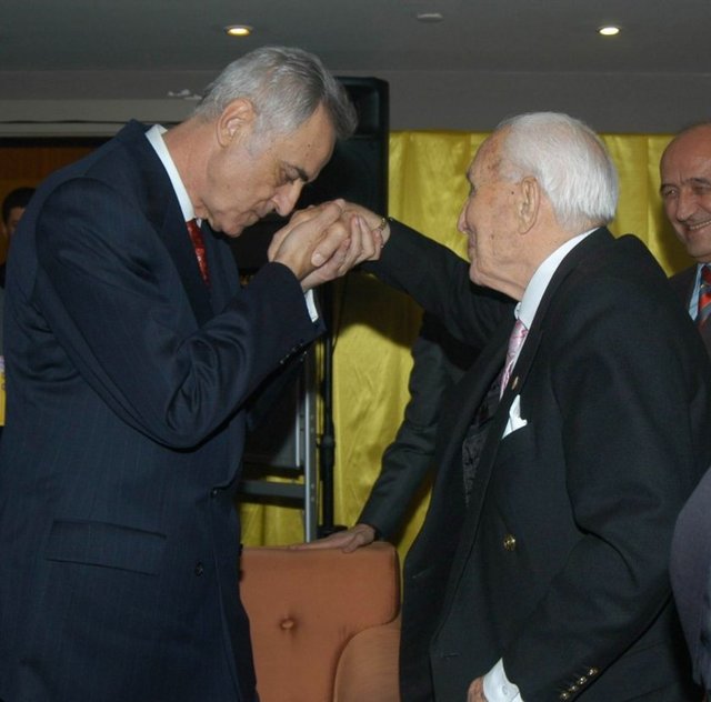 ALİ TANRIYAR: 2 şampiyonluk
