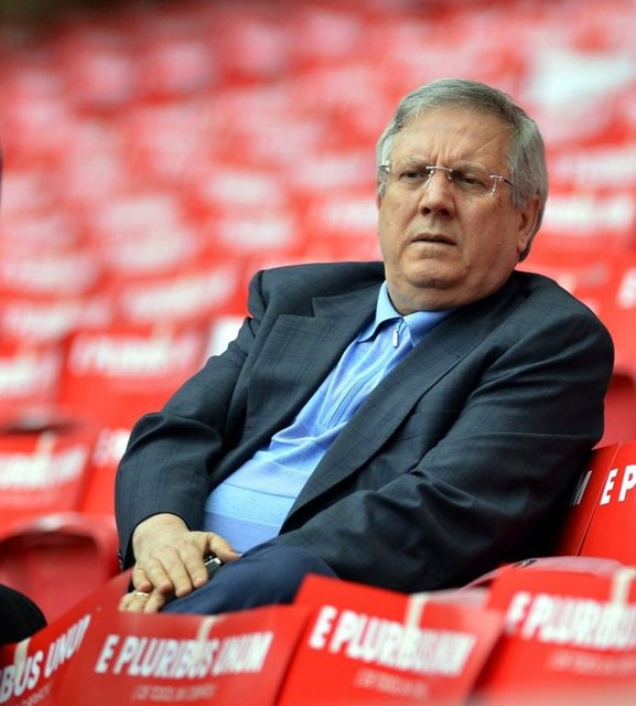 2. sırada 1998'den beri Fenerbahçe'nin başında yer alan Aziz Yıldırım bulunuyor... Hatta Aziz Yıldırım "En fazla Türkiye Ligi şampiyonluğu yaşayan başkan" olarak dikkat çekiyor