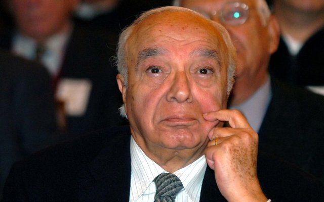 SELAHATTİN BAYEZIT: 3 şampiyonluk