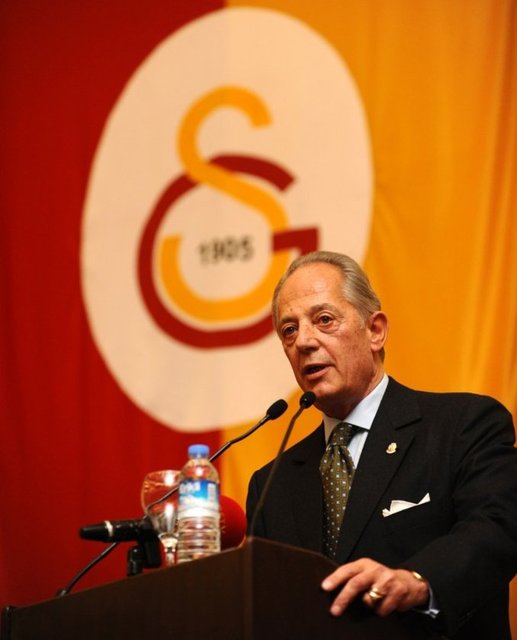 Aziz Yıldırım en fazla lig şampiyonluğu gören başkan ama kupalar söz konusu olduğunda Türk futbol tarihin en başarılı başkanı tartışmasız Faruk Süren