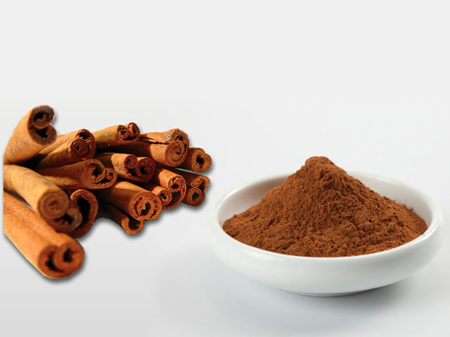 Bakteri ve mantar üremesini yavaşlatan tarçın, kas ve eklem ağrılarını da zaltır.