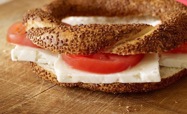 Susam yağında beyin ve sinir hücreleri için yararlı olan lesitin bulunur.