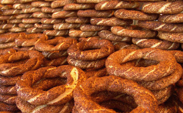 Yara ve yanık gibi durumlarda dışardan uygulanır.