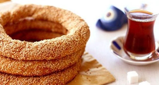 İçindeki demir ve vitaminler nedeniyle kansızlıkta doğal bir destektir.