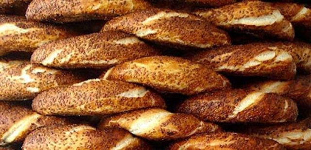 Cilt sağlığı için önemlidir. Cildin yaşlanmasını engellemeye yardım eder.