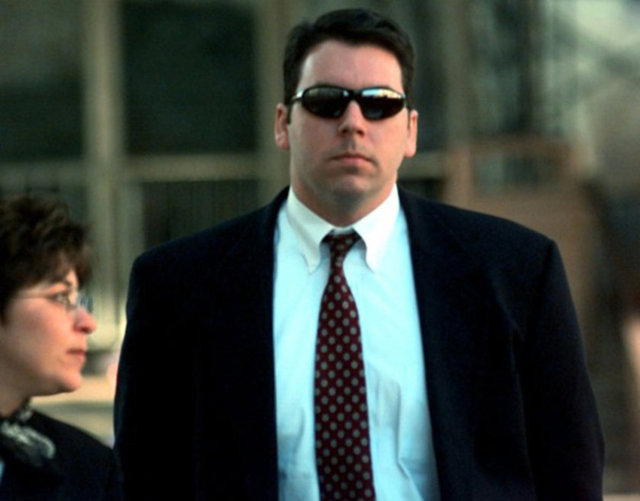 Virüs e-posta üzerinden her kişinin 50 arkadaşına gönderilerek yayıldı. -  - Smith  en sonunda yakalandı ve 150 saat toplum hizmeti20 ay hapis ile 5000 dolar para cezası verildi.  Bu virüsün verdiği maddi zarar ise 80 milyon dolar.