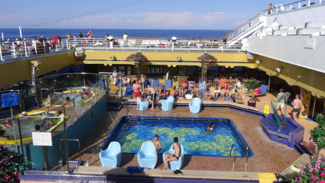 Her biri 500 milyon Euro ile 750 Milyon Euro arasında değişen 14 lüks cruise gemisiyle hizmet veren Costa, yılda 2 milyona yakın turisti taşıyor.