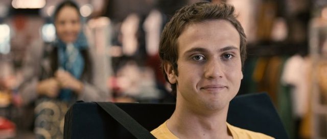 Ben işimi iyi yaptığım zaman kendimi daha iyi hissediyorum. Eğitim yıllarında da öyleydi. İyi not aldığımda kendimi daha yakışıklı hissediyordum. Hayatta, sevmekten vazgeçmeyi istemem.