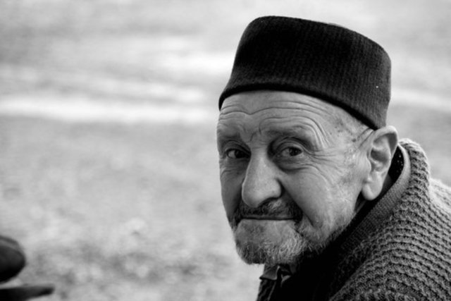 İnsanın yaşlansa da büyümeye devam eden 2 organı vardır. Bunlar; burun ve kulaktır.