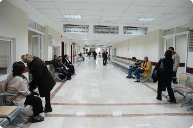 Hastane koridorları savaş gibi durumlar için daha büyük inşaa edilir.