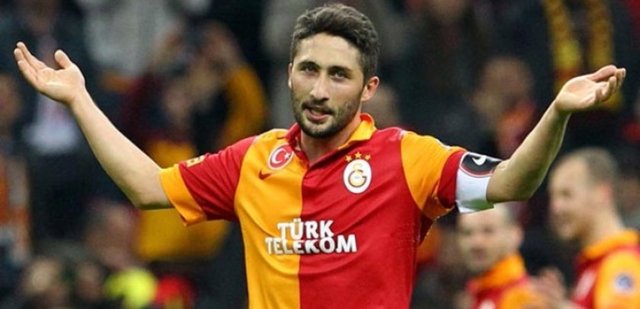 Sabri Sarıoğlu'nun tek kişilik baraja topu takabildiğini görmek.