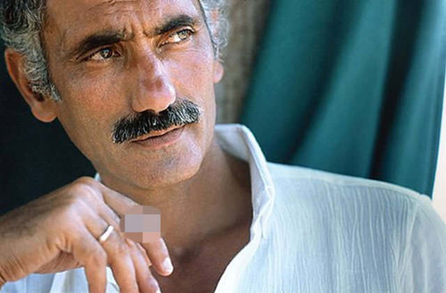 Güney'in bir süre yattığı İmralı Cezaevi günlerinin fotoğrafları ise ilk kez ortaya çıktı.