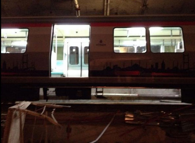 Kazanın meydana geldiği bölümde bir aydır çalışma yapıldığı öğrenilirken, polis olayla ilgili soruşturma başlattı.