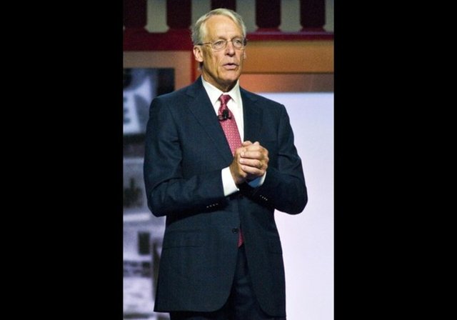 S. Rabson Walton 34,8 milyar dolar. Servetinin kaynağı Wal-Mart.