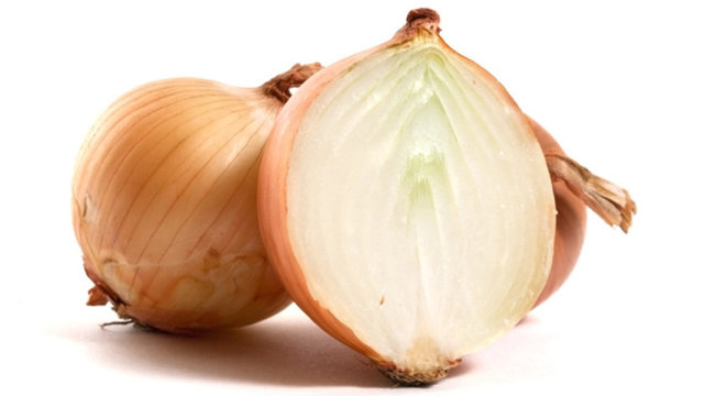 Birçok insan soğanı kokusundan dolayı tüketmekten kaçınır. Ancak soğan yedikten sonra çiğ maydanoz yiyip, ağızda iyice çiğnediğinizde, ağız kokusunun üstesinden gelmiş olursunuz.