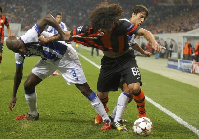 Shakthar'ı gollerini 52. dakikada Alex Teixeira ve 85. dakikada Luiz Adriano kaydetti. Porto'nun golleri ise 89. ve 90.dakikalarda Martinez'den geldi.
