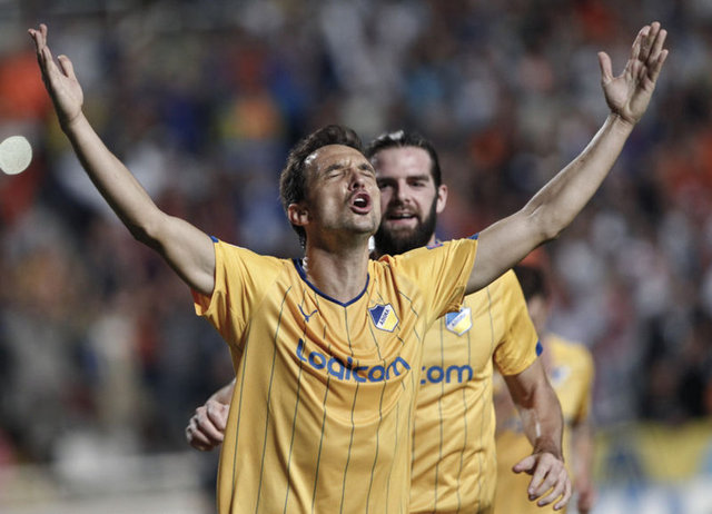 İlk maçında deplasmanda Barcelona'ya 2-0 mağlup olan APOEL ile Ajax sahadan karşılıklı gollerle bir puanla ayrıldılar.