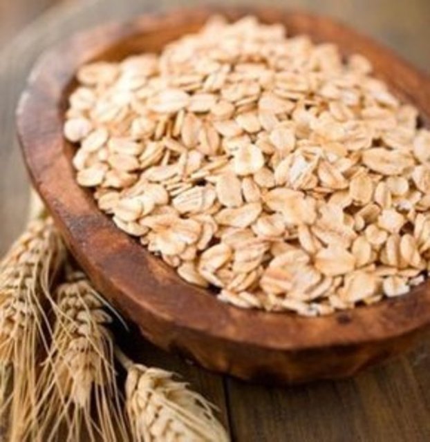 Yulaf lif anlamında çok zengin ve tok tutan bir gıda maddesi. Üstelik galeta unu yerine de kullanabilirsiniz. Hindi kıyması ve yulaf bir araya geldiğinde, sağlıklı ve nefis köfteler elde ediyorsunuz.