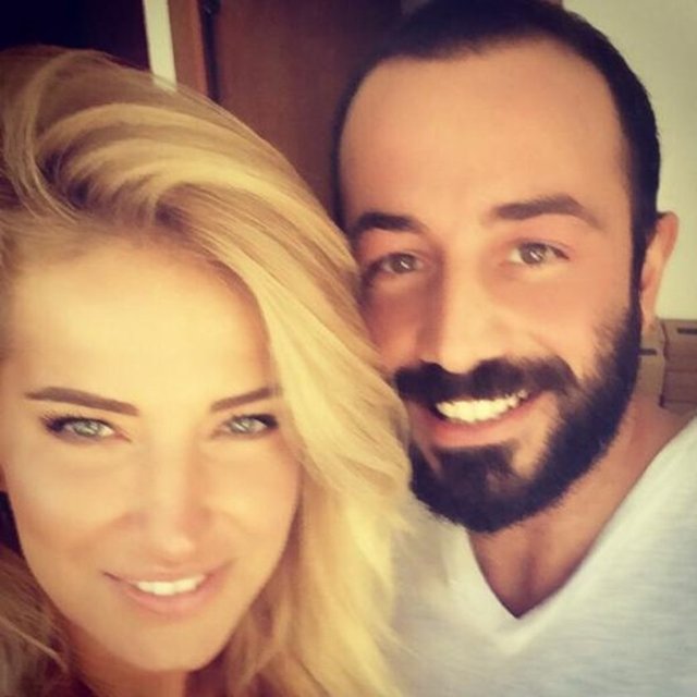 HAKAN BAŞ - Burcu'yu seviyoruz