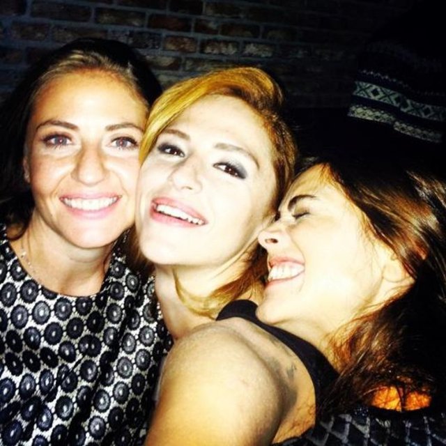 SİNEM ÖZTÜRK  - Güzeller yanımda