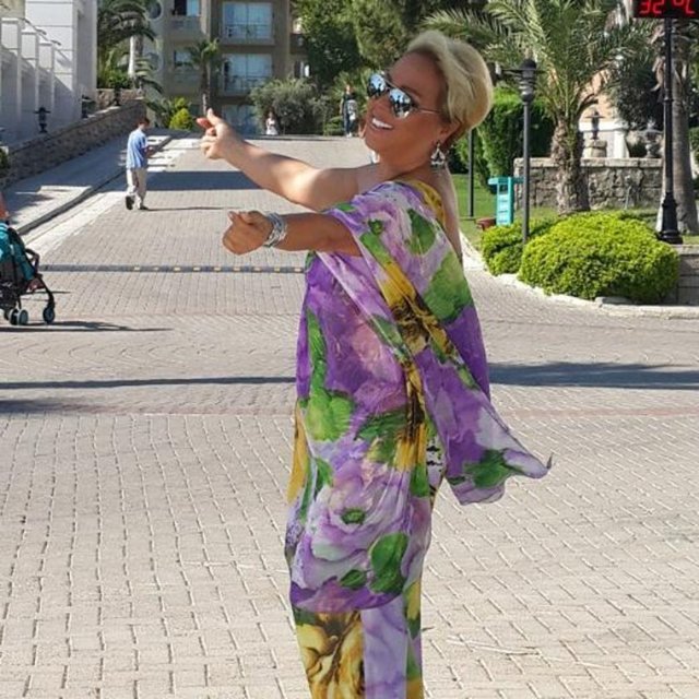 SAFİYE SOYMAN - Yarın yolculuk, bayramın ikinci günü sahneye çıkacağız, erken yatar, herkese iyi geceler