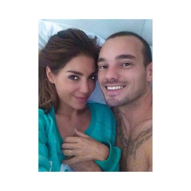 YOLANTHE CABAU  - Bütün mesele sevildiğini hissetmek ve eğlenmek. Eşime çok aşığım...