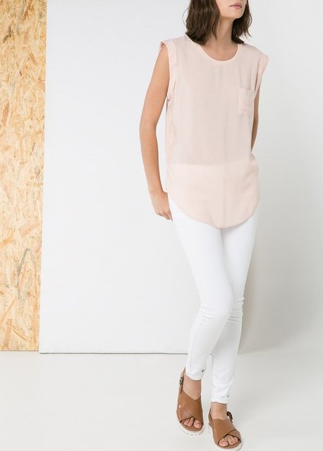 Mango Desenli dökümlü tişört : 34.99TL -