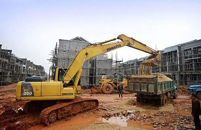 Shuihua ilerleyen yıllarda çok zengin oldu ve yıllar sonra köyünü yıkmak için geri döndü.