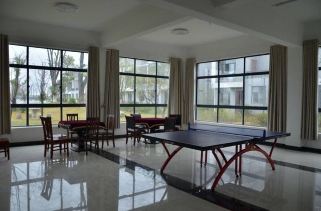 Her zaman borçlarımı öderim ve gençlik yıllarımda bana yardımcı olan insanlar ve aileme borcumu ödediğime emin olmak istedim" şeklinde konuştu.