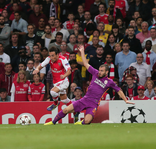 -  - - Oynamaya değil ağlamaya çıkmış mor menekşeler.... -