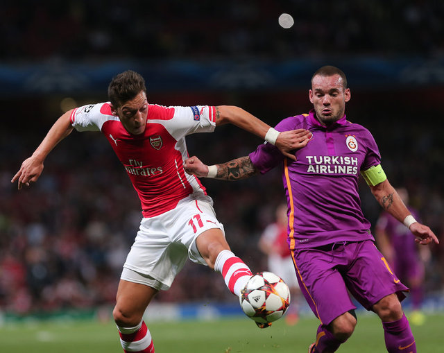 -  - - Mor forma yakışmış ASLANLARA -