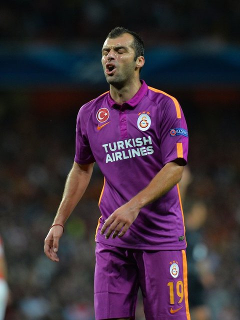 - - Ya arkadaş fiorentina da mor renk forma giyiyor  -