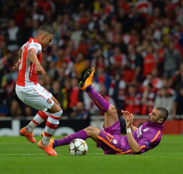 -  - - Chedjou mor formayla aklıma Abdelkader Keita'yı getirdi.. Mor forma en çokta ona yakışırdı mor forma