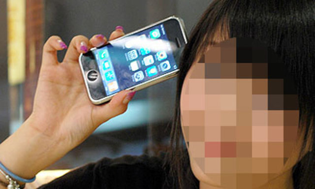 11- Çin'de yaşayan bir genç kız, 2011 yılında kendisine iPhone 4 alacak birine bekaretini vereceğini duyurdu. Ancak bu olay teyid edilemedi.