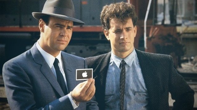 13- Kaliforniya'da görev yapan bir polis şefi, 2012 yılında oğlunun kayıp iPhone'unu bulmak için 10 polis memurunu görevlendirilince eleştirilerin hedefi oldu. Bu arada, telefon bulunamadı.